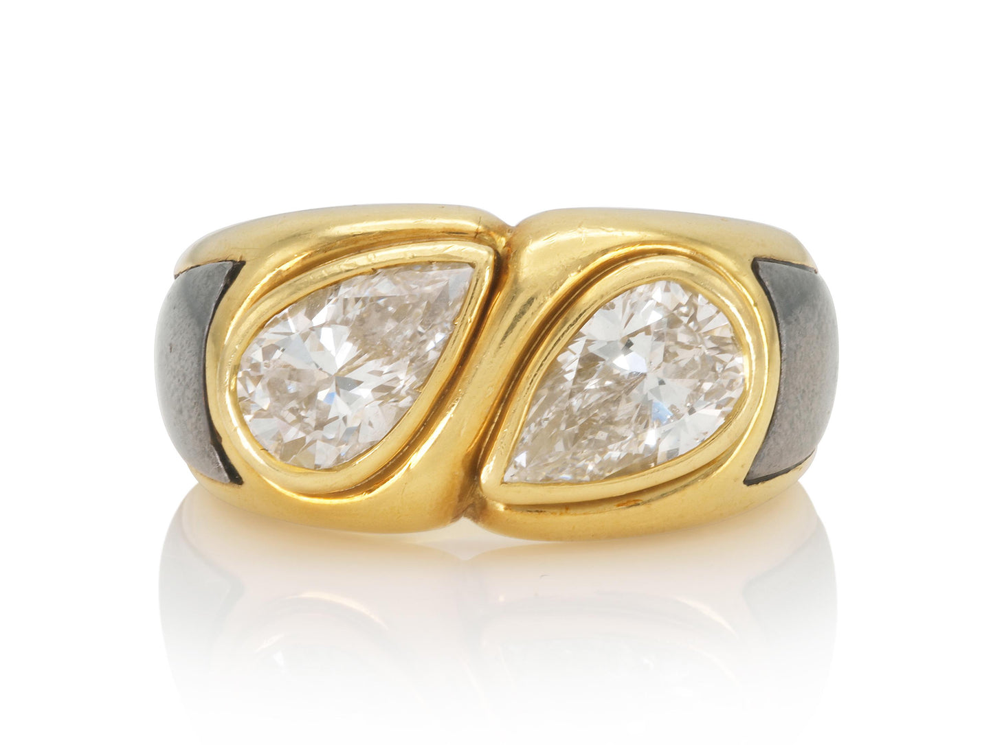 Vintage 1970s Bvlgari Two-Toned Gold and 2.33 Carat Pear-Shaped Diamonds Ring