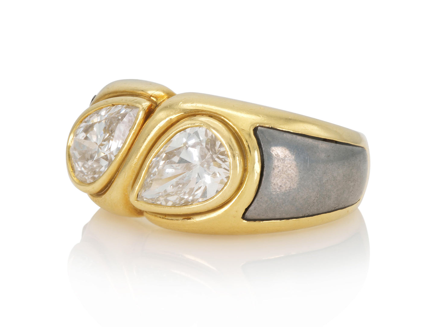 Vintage 1970s Bvlgari Two-Toned Gold and 2.33 Carat Pear-Shaped Diamonds Ring