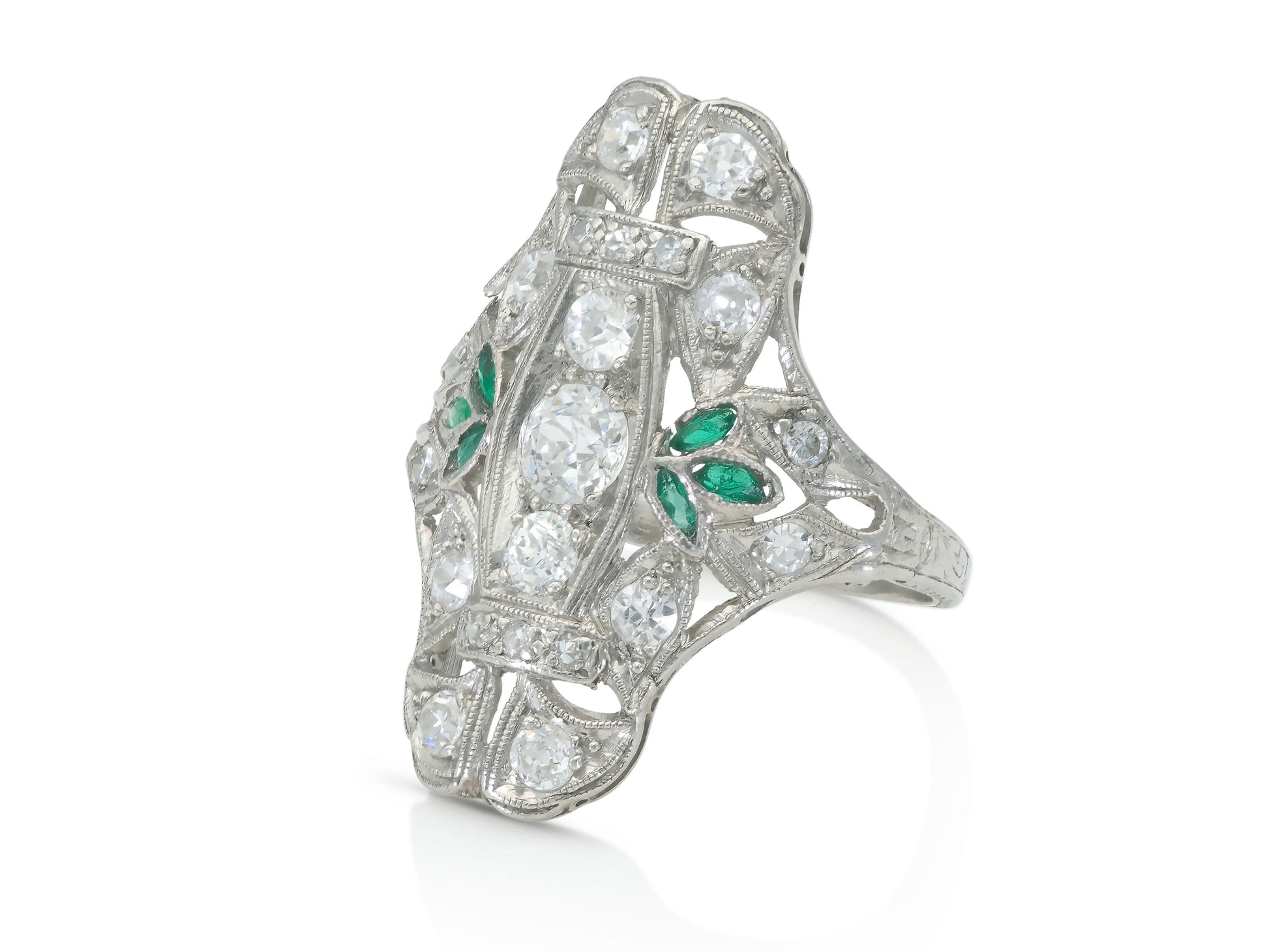 Antique Art Deco 1.00 carat Diamond Dinner Ring with Emeralds